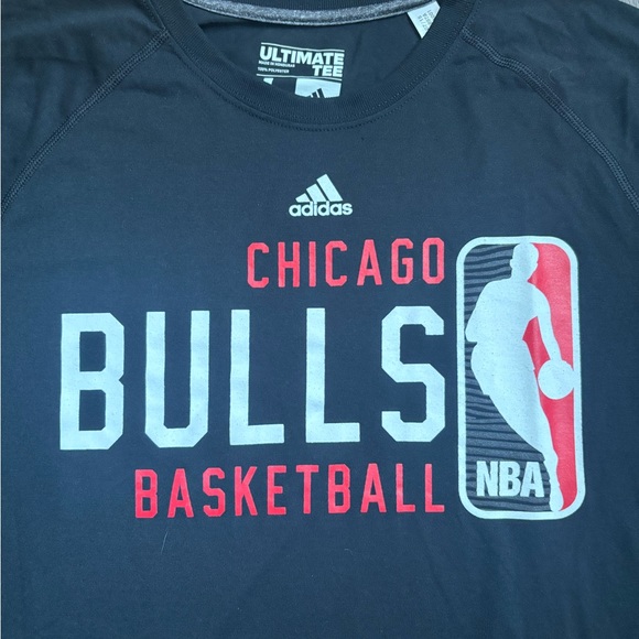 NBA/ Adidas Ultimate Tee * Chicago Bulls Size Large. Dri Fit Style - Picture 3 of 6